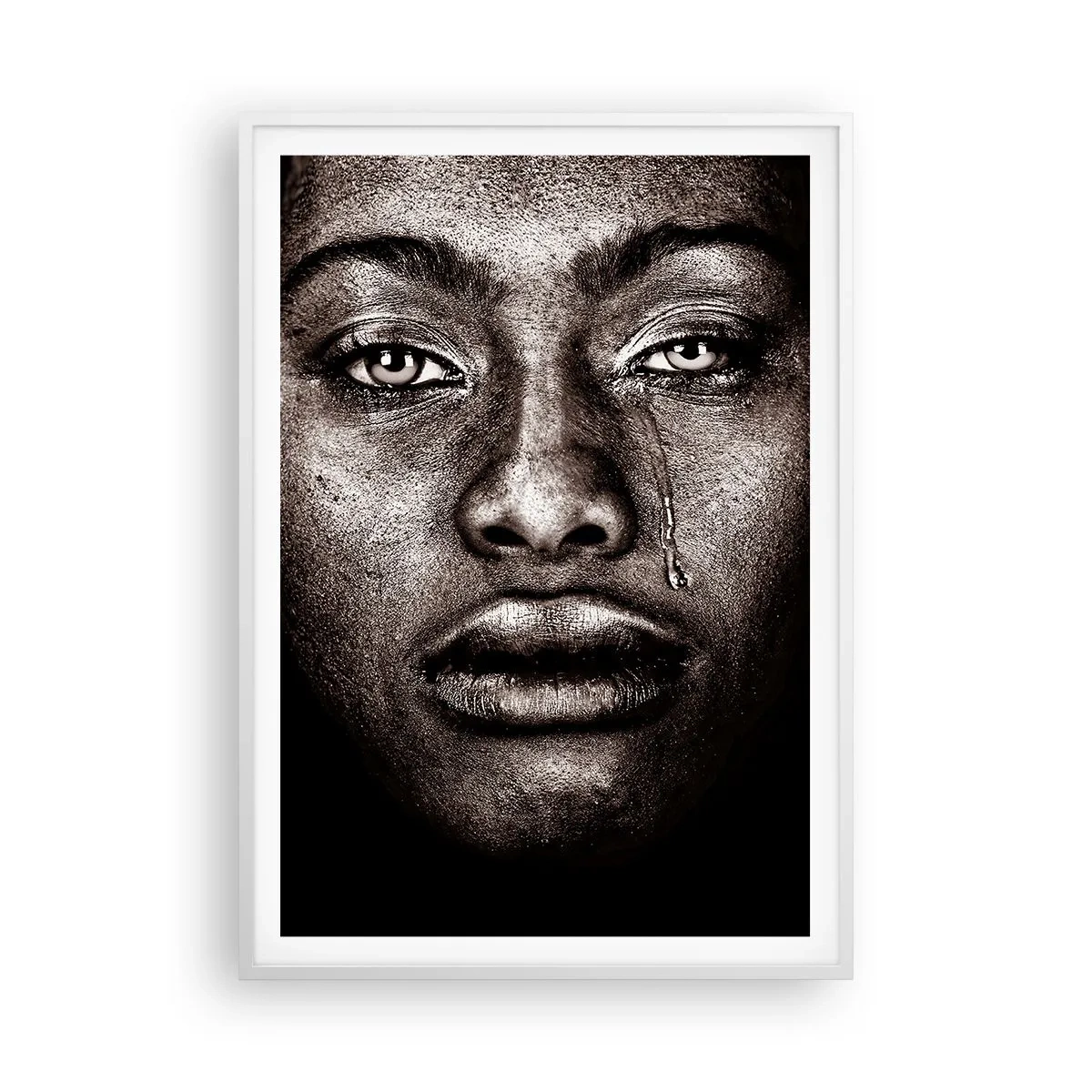Poster în ramă albă - O singură lacrimă - 70x100 cm
