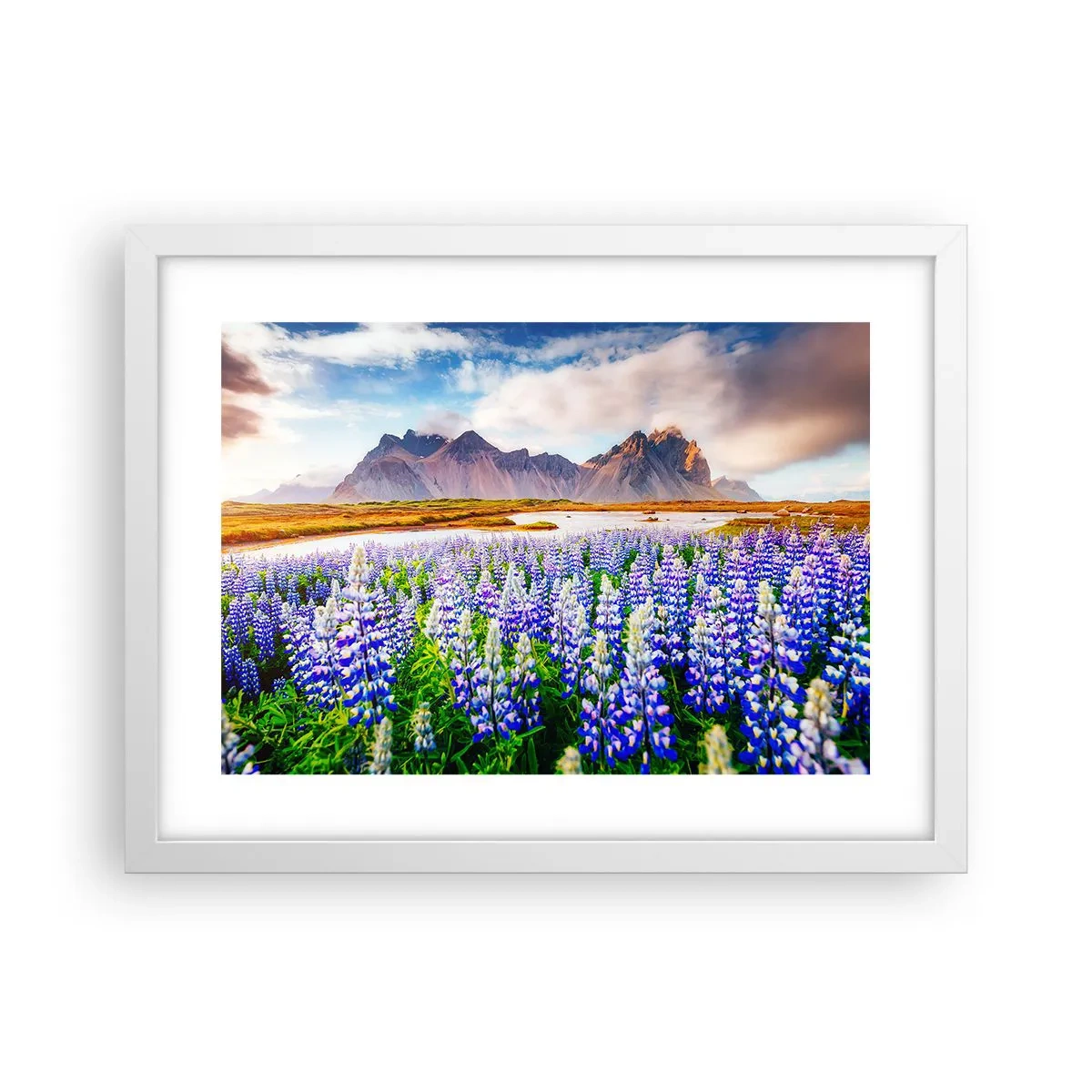 Poster în ramă albă - Putere și severitate alături de blândețe - 40x30 cm