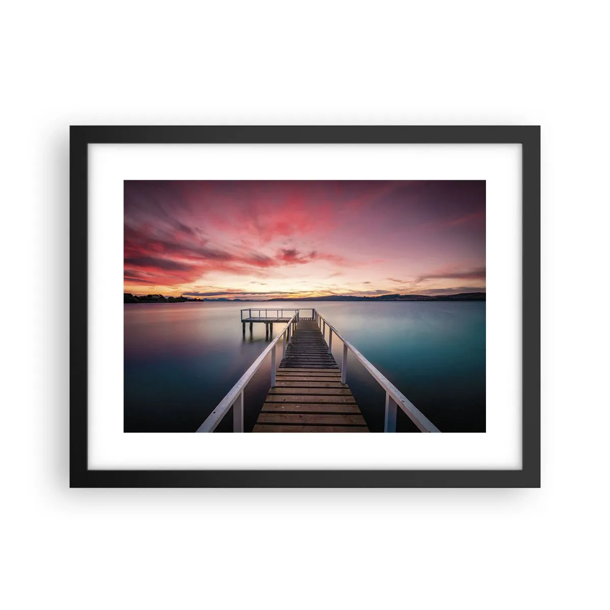 Poster în ramă neagră - Flacăra blândă a serii - 40x30 cm