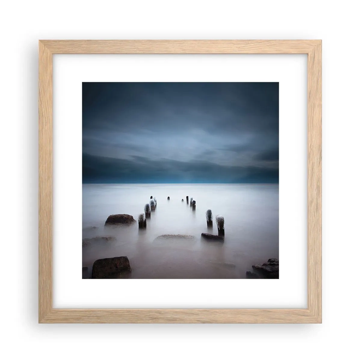 Poster în ramă de stejar deschis - Un lac în ceața calmă - 30x30 cm