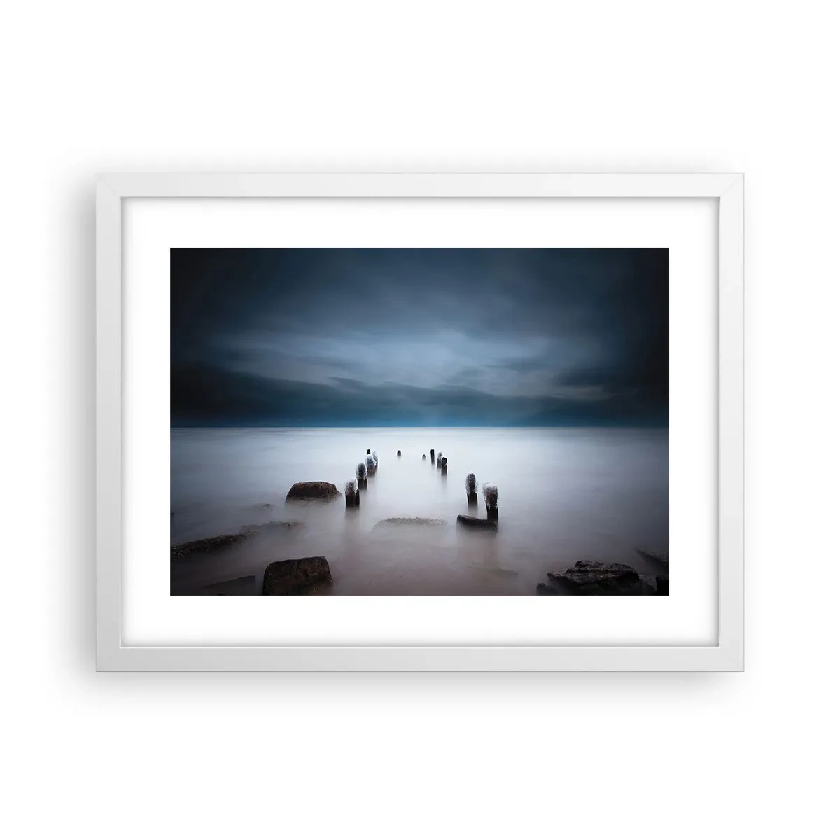 Poster în ramă albă - Un lac în ceața calmă - 40x30 cm