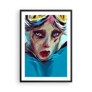 Poster în ramă neagră - Portretul unei femei cu o privire intensă și un fundal albastru - 50x70cm - Războinica de drum - Decorațiune modernă pentru perete pentru living și dormitor ARTTOR