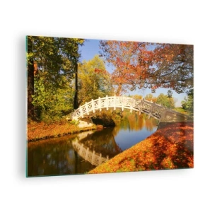 Tablou pe sticlă - Un pod de lemn peste un râu înconjurat de culorile toamnei - 70x50cm - Pe podul alb al suspinelor - Decorațiune modernă pentru perete pentru living și dormitor ARTTOR