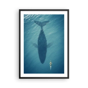 Poster în ramă neagră - Caiac pe apă deasupra umbrei unei balene uriașe - 50x70cm - Întâlnire pe ocean - Decorațiune modernă pentru perete pentru living și dormitor ARTTOR