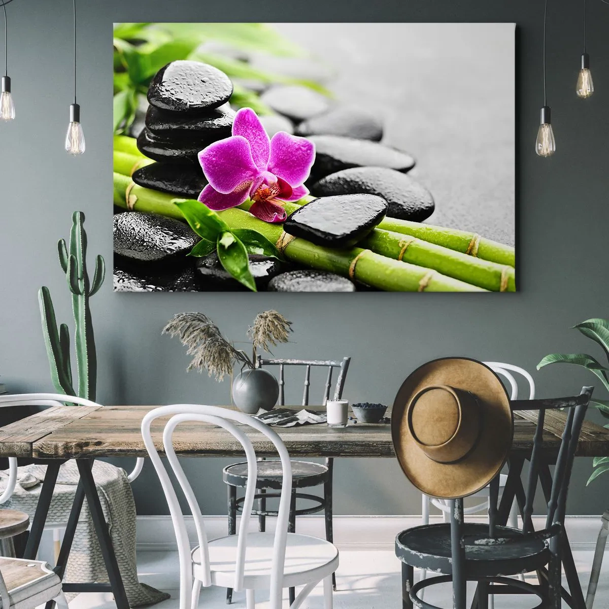 Tablou pe pânză Canvas - Orhidee violetă, pietre negre și bambus într-o compoziție liniștitoare - 70x50cm - Într-un echilibru pașnic - Decorațiune modernă pentru perete pentru living și dormitor ARTTOR