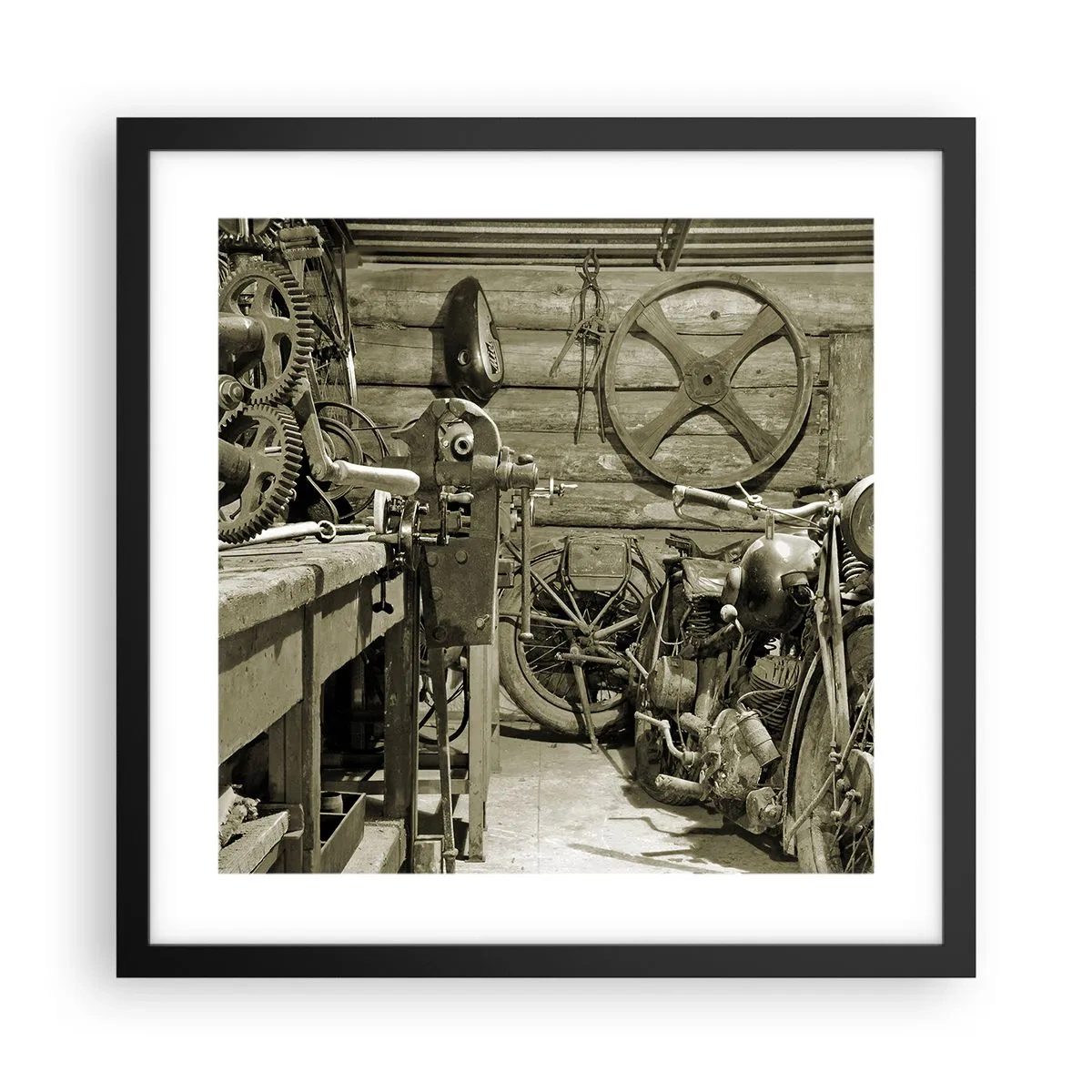 Poster în ramă neagră - În șopronul unchiului Vlad - 40x40 cm