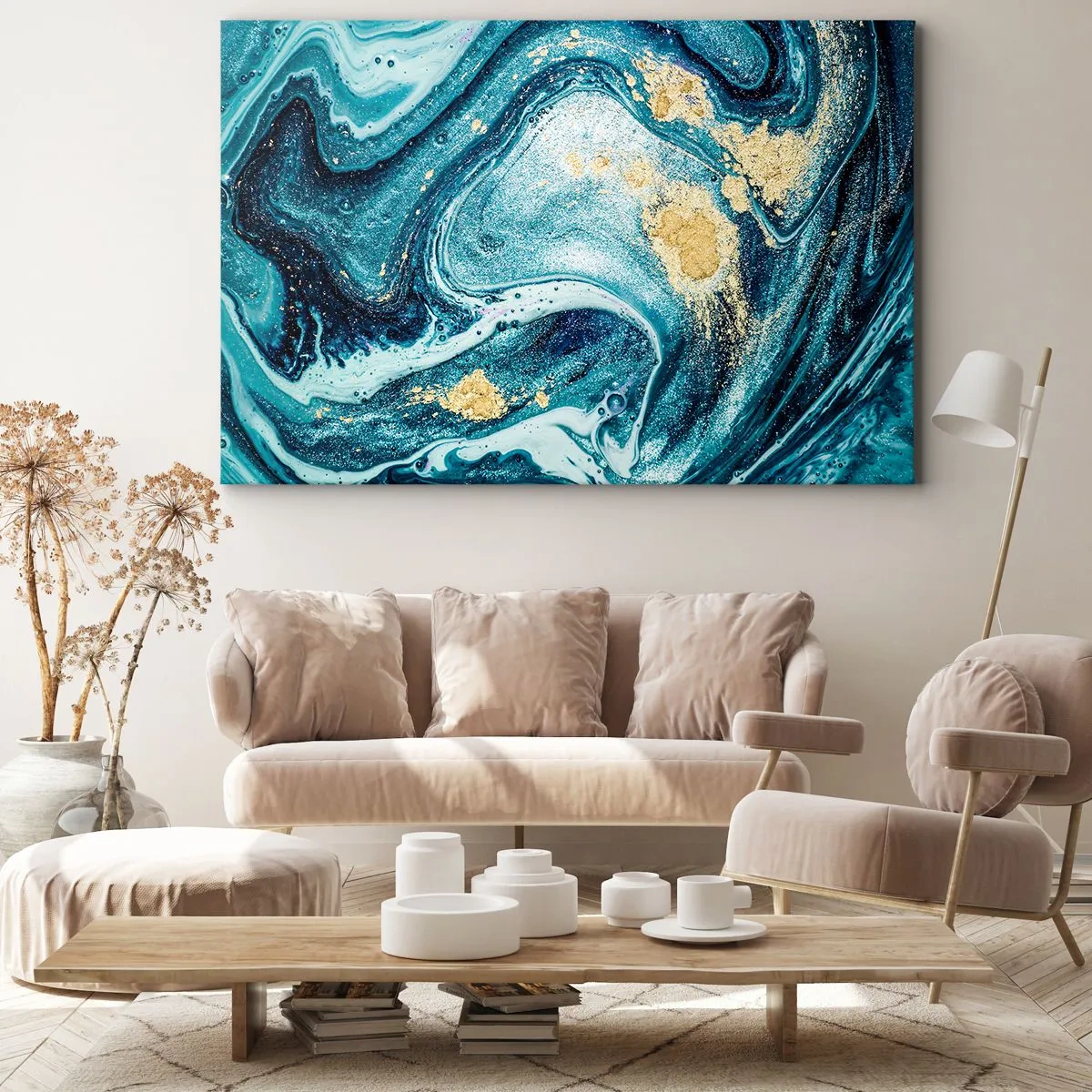 Tablou pe pânză Canvas - O compoziție abstractă de valuri și accente aurii - 70x50cm - Vârtej albastru - Decorațiune modernă pentru perete pentru living și dormitor ARTTOR