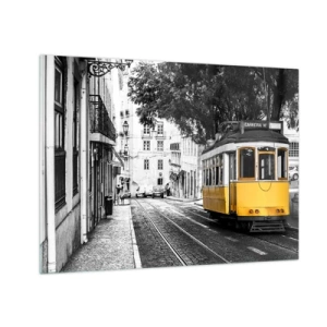 Tablou pe sticlă - Un tramvai galben pe fundalul unei străzi alb-negru - 70x50cm - Sună fado în fundal - Decorațiune modernă pentru perete pentru living și dormitor ARTTOR