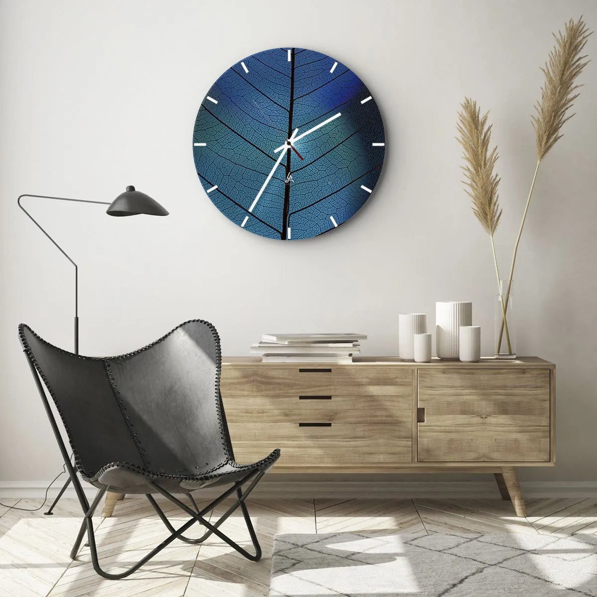 Ceas de perete - Ceas pe sticlă - Prim-plan al structurii frunzei în nuanțe de albastru și negru - 30x30cm - Construcție de finețe - Decorațiune modernă pentru perete pentru living, bucătărie și dormitor ARTTOR