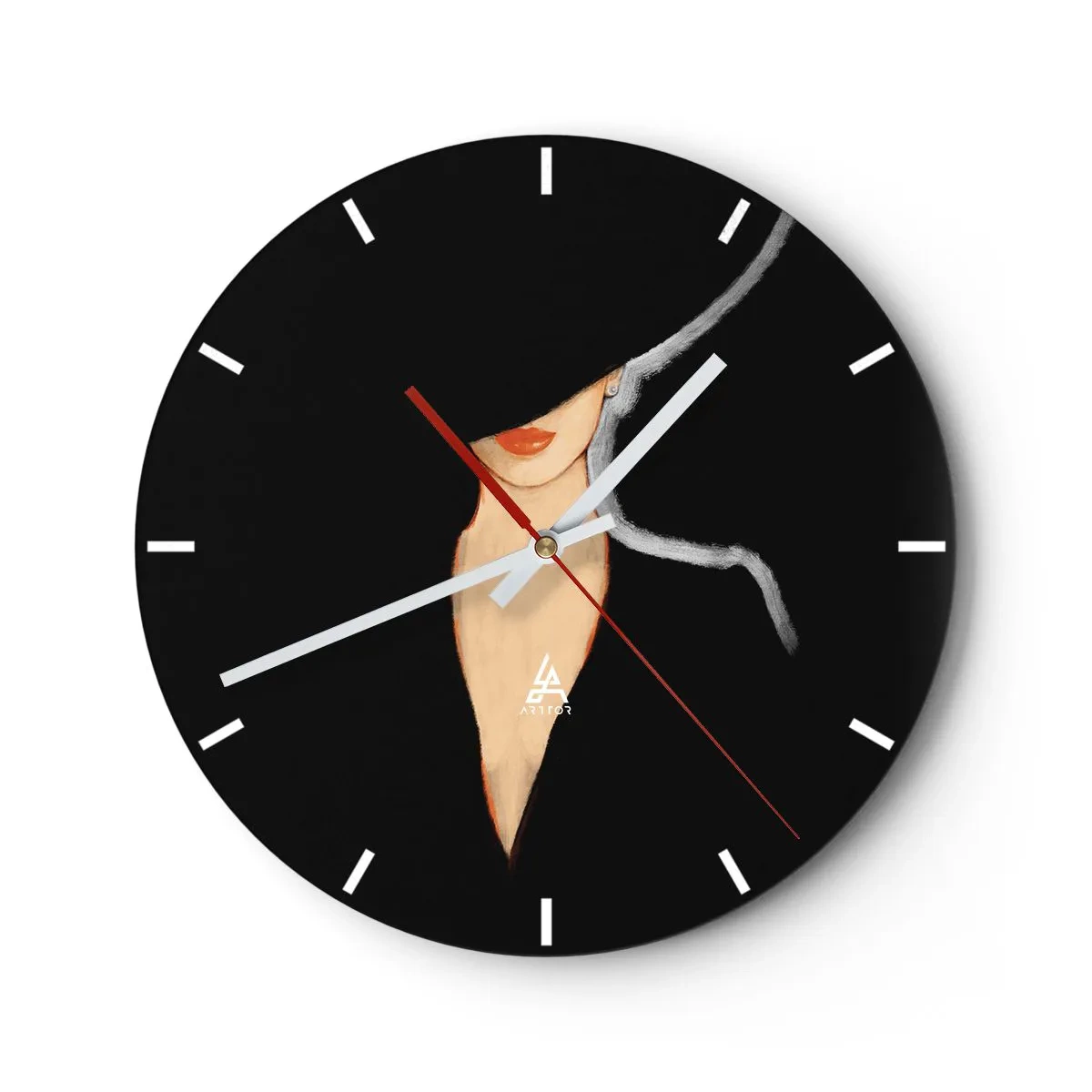 Ceas de perete - Ceas pe sticlă - Portretul unei femei cu o pălărie elegantă pe un fundal negru - 30x30cm - Eleganță și stil - Decorațiune modernă pentru perete pentru living, bucătărie și dormitor ARTTOR