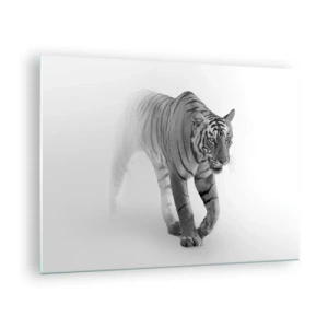 Tablou pe sticlă - Un tigru pășind prin ceață, cu o estompare subtilă în fundal - 70x50cm - De veghe în ceață - Decorațiune modernă pentru perete pentru living și dormitor ARTTOR