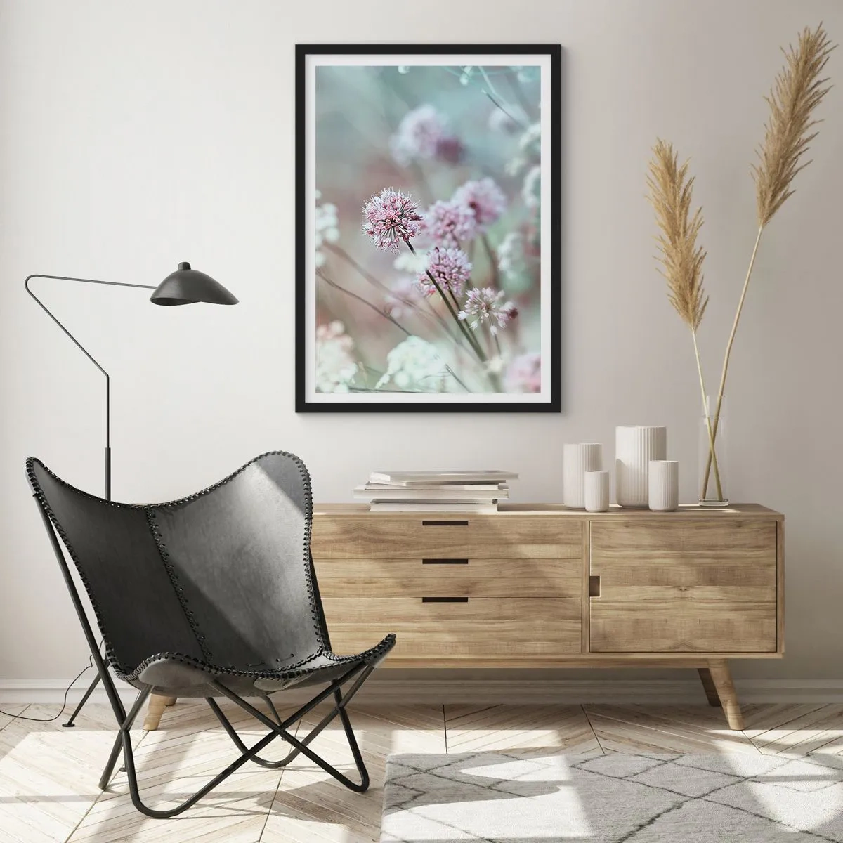 Poster în ramă neagră - Flori delicate în culori pastelate - 50x70cm - Ierburi dulci filigranate - Decorațiune modernă pentru perete pentru living și dormitor ARTTOR