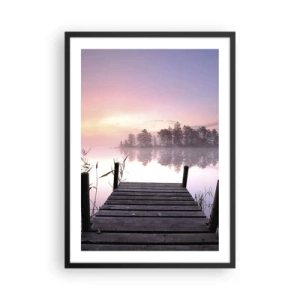 Poster în ramă neagră - Un dig pe malul lacului în culori pastelate dimineața - 50x70cm - Din ceața de liliac... - Decorațiune modernă pentru perete pentru living și dormitor ARTTOR