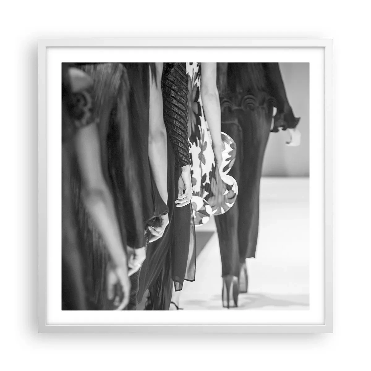 Poster în ramă albă - Paradă elegantă - 60x60 cm