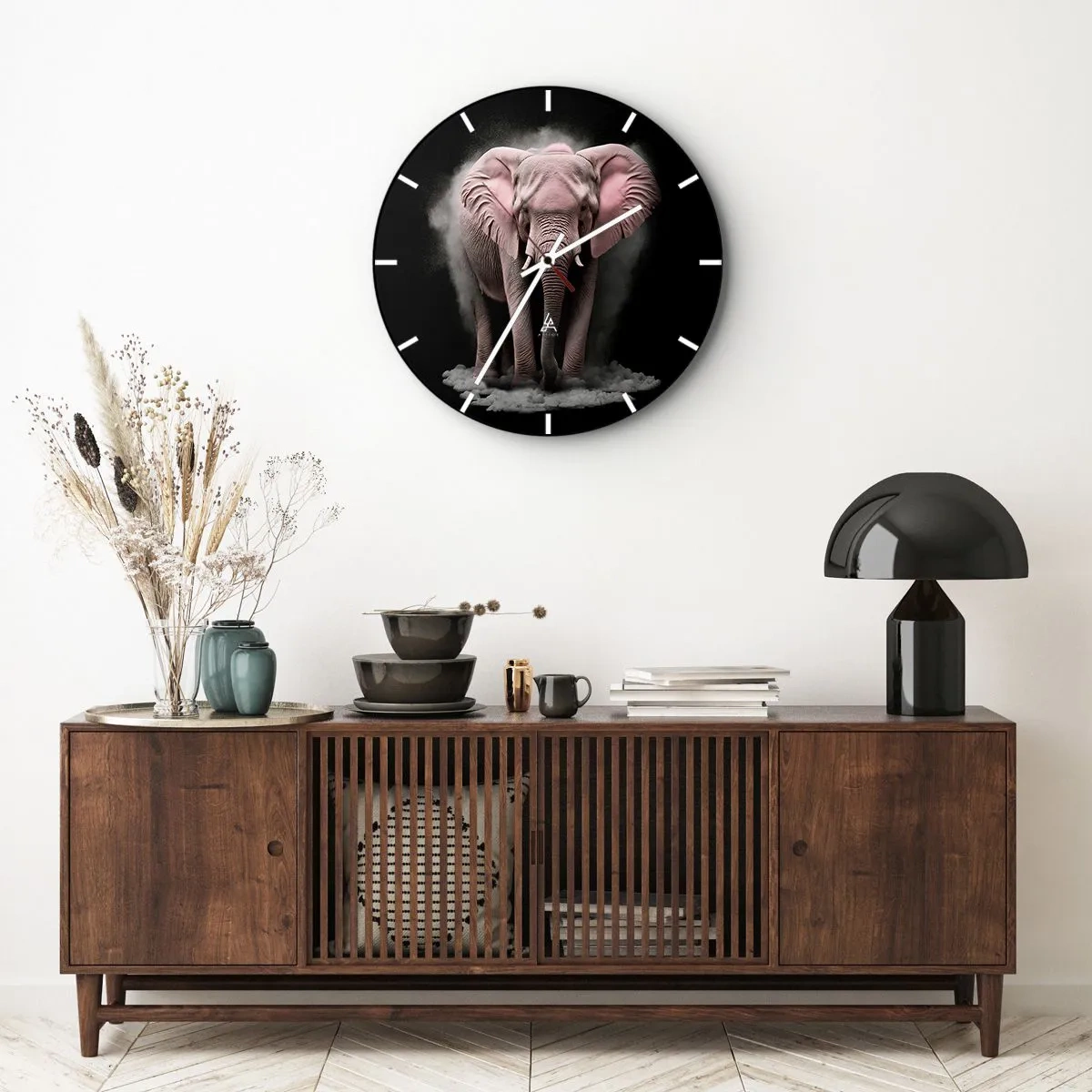 Ceas de perete - Ceas pe sticlă - Un elefant roz pe un fundal negru înconjurat de ceață - 30x30cm - Să nu te gândești la elefantul roz! - Decorațiune modernă pentru perete pentru living, bucătărie și dormitor ARTTOR