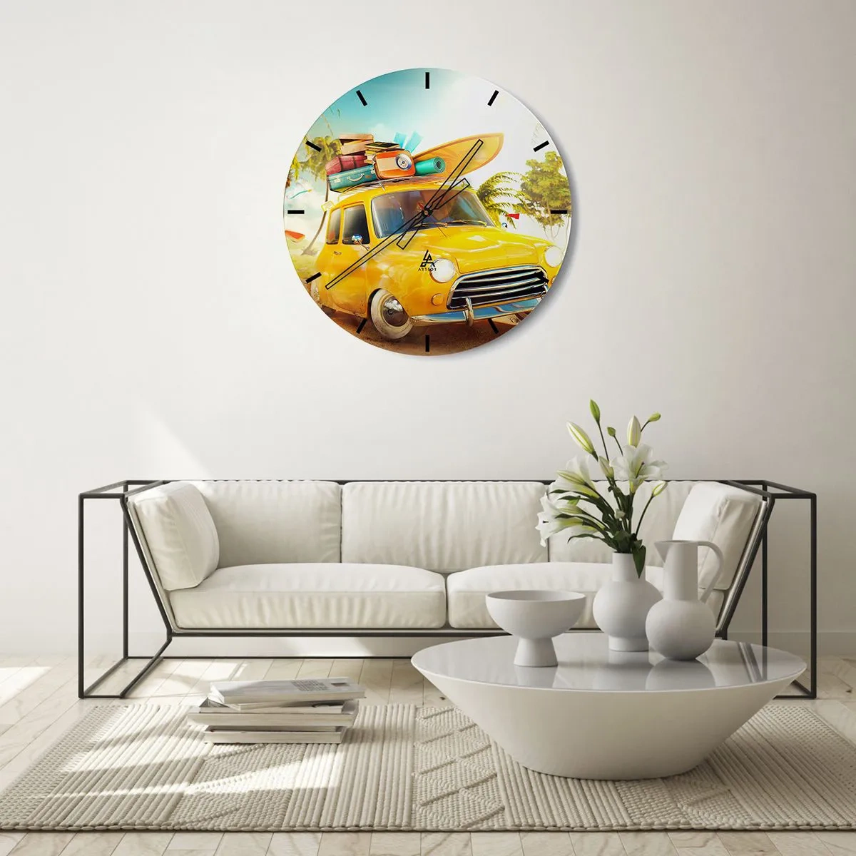 Ceas de perete - Ceas pe sticlă - O mașină galbenă cu bagaje și o placă de surf - 30x30cm - O călătorie pentru mai mult decât un zâmbet - Decorațiune modernă pentru perete pentru living, bucătărie și dormitor ARTTOR
