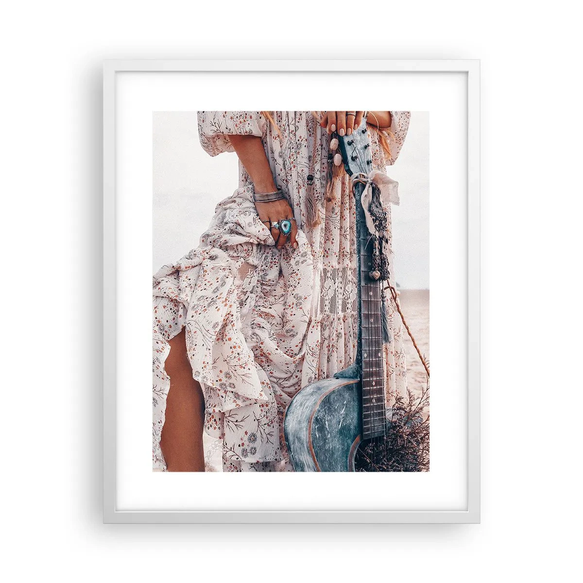 Poster în ramă albă - Hippie pe drum - 40x50 cm