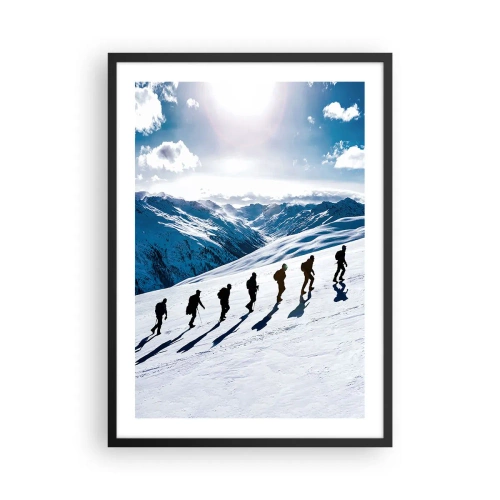 Poster în ramă neagră - Excursioniști pe o pantă de munte acoperită de zăpadă, în plin soare - 50x70cm - Echipa câștigătoare - Decorațiune modernă pentru perete pentru living și dormitor ARTTOR