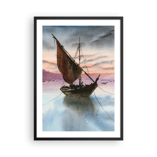 Poster în ramă neagră - O navă cu pânze pe ape calme în lumina apusului - 50x70cm - O seară în port - Decorațiune modernă pentru perete pentru living și dormitor ARTTOR