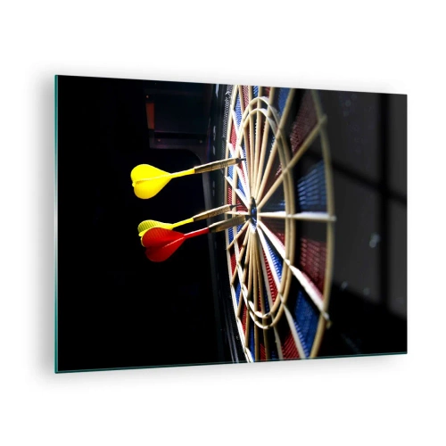 Tablou pe sticlă - Darts care lovesc o țintă într-un mediu întunecat - 70x50cm - Direct la subiect - Decorațiune modernă pentru perete pentru living și dormitor ARTTOR
