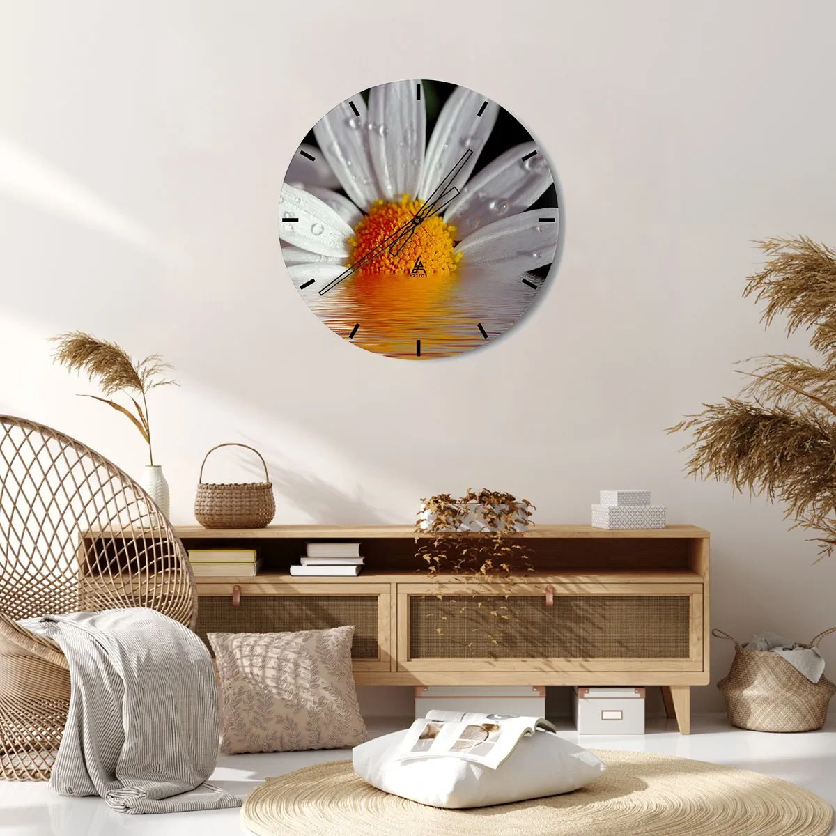 Ceas de perete - Ceas pe sticlă - Macro a unei margarete cu picături de apă pe petale - 30x30cm - Răsăritul soarelui al Margaretei - Decorațiune modernă pentru perete pentru living, bucătărie și dormitor ARTTOR