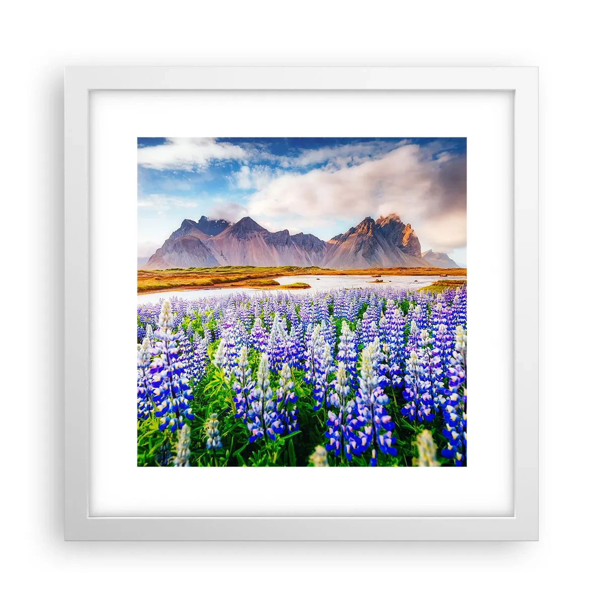 Poster în ramă albă - Putere și severitate alături de blândețe - 30x30 cm