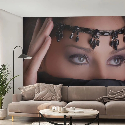 Tapet Premium Canvas - Mister oriental ispititor - Femeie, Ochi, Cultură - 150x105 cm