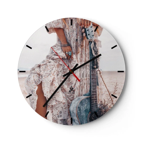 Ceas de perete - Ceas pe sticlă - Stil boho cu o chitară pe plajă și o rochie florală - 30x30cm - Hippie pe drum - Decorațiune modernă pentru perete pentru living, bucătărie și dormitor ARTTOR