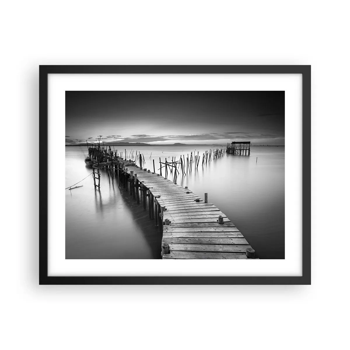 Poster în ramă neagră - Liniștea unui țărm uitat - 50x40 cm