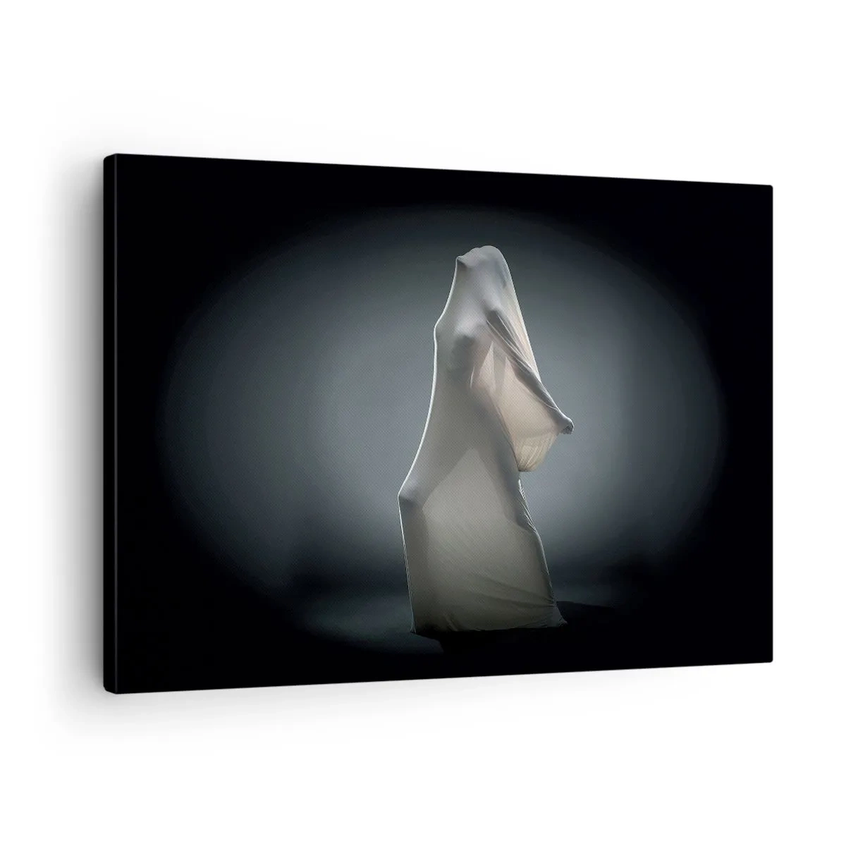 Tablou pe pânză Canvas - O figură în material textil alb pe un fundal întunecat - 70x50cm - Dorințe ascunse - Decorațiune modernă pentru perete pentru living și dormitor ARTTOR