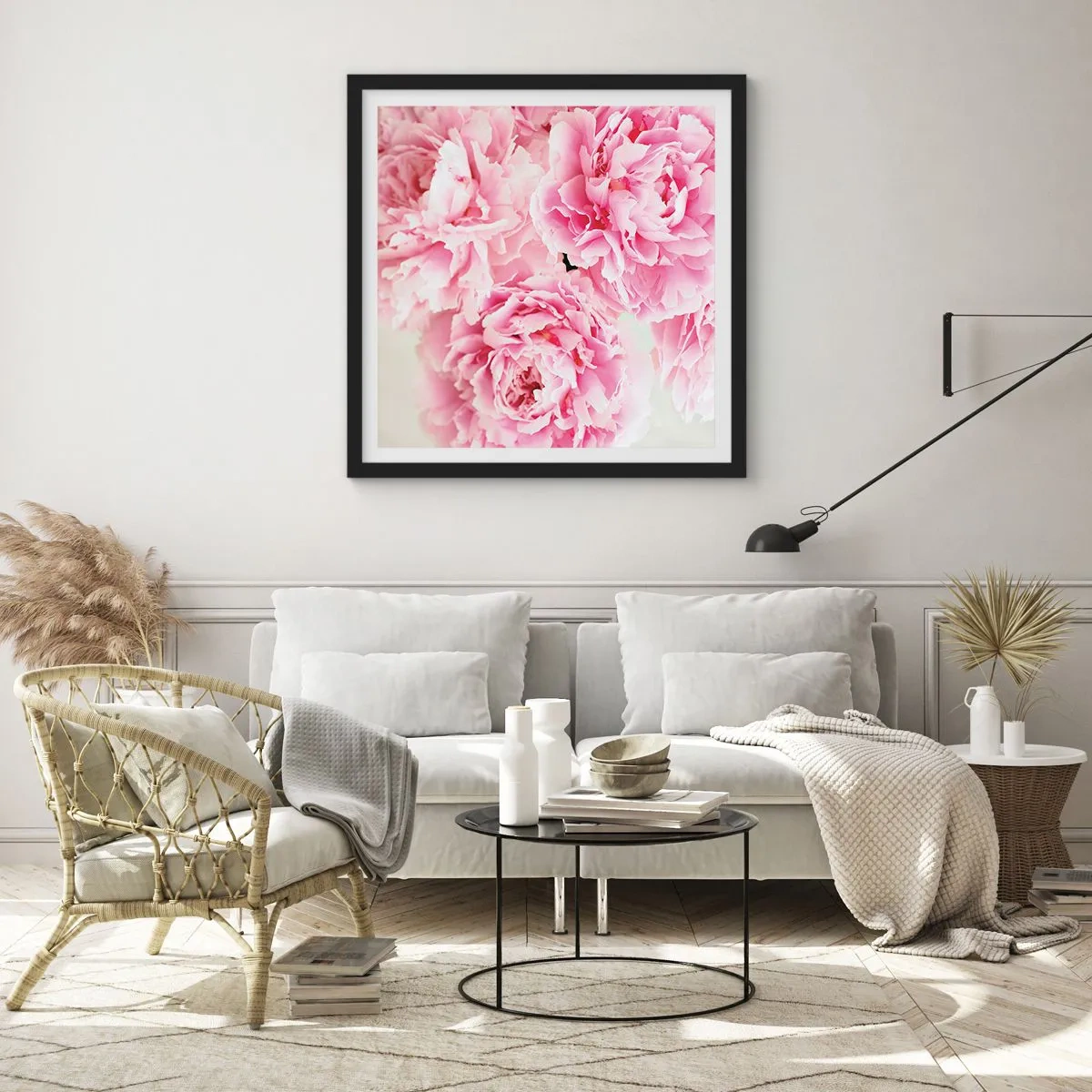 Poster în ramă neagră - În luxul roz - 40x40 cm