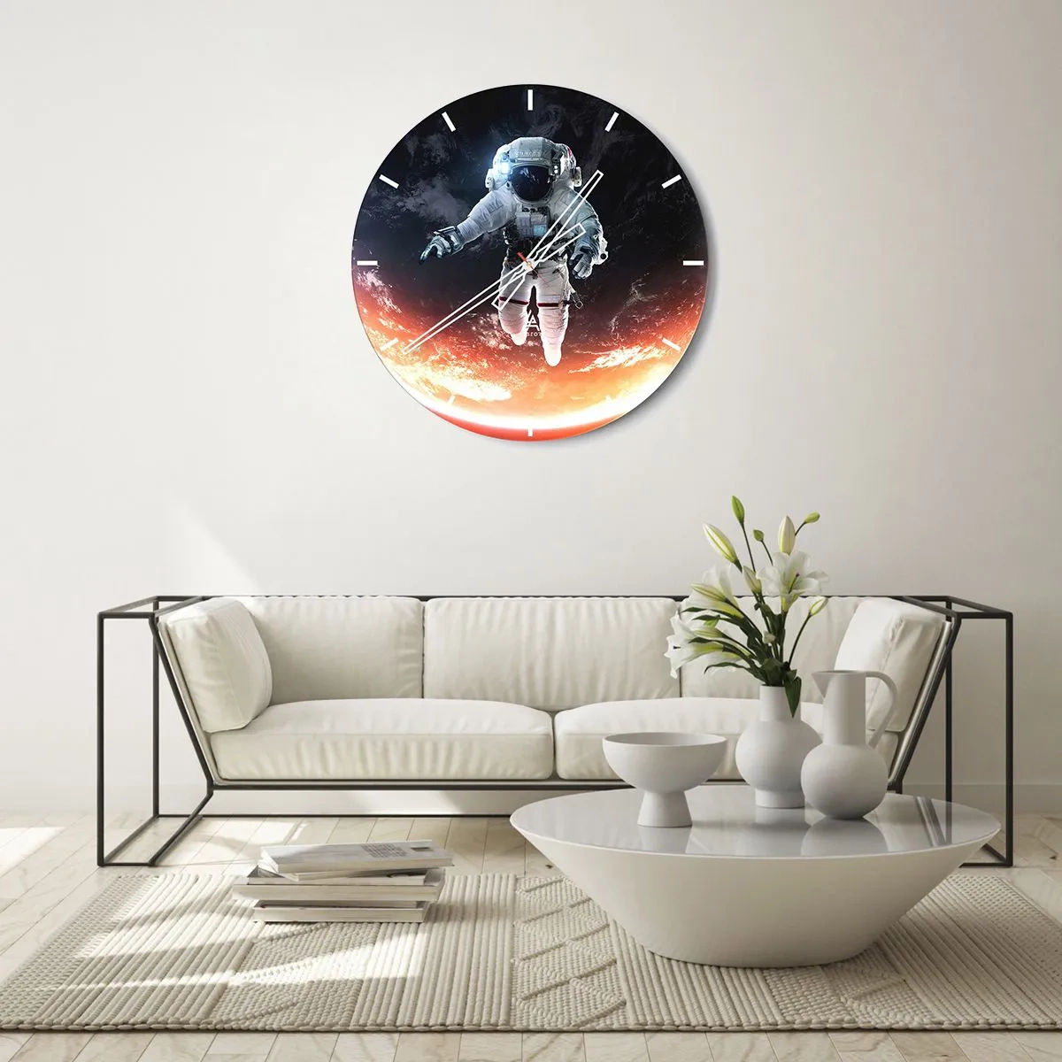 Ceas de perete - Ceas pe sticlă - Un astronaut plutind în spațiu cu o vedere asupra Pământului - 30x30cm - Pot să mai stau un pic? - Decorațiune modernă pentru perete pentru living, bucătărie și dormitor ARTTOR