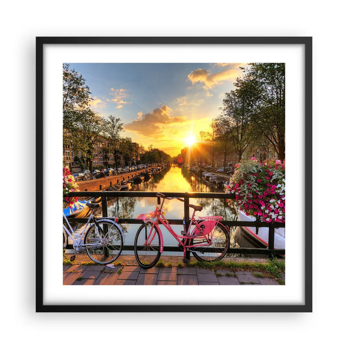 Poster în ramă neagră - Dimineața de primăvară în Amsterdam - 50x50 cm