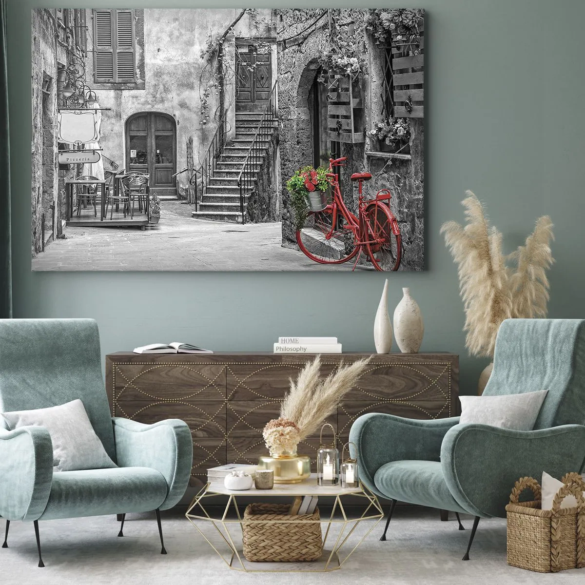 Tablou pe pânză Canvas - O bicicletă roșie pe o stradă alb-neagră - 70x50cm - Alee din Toscana - Decorațiune modernă pentru perete pentru living și dormitor ARTTOR