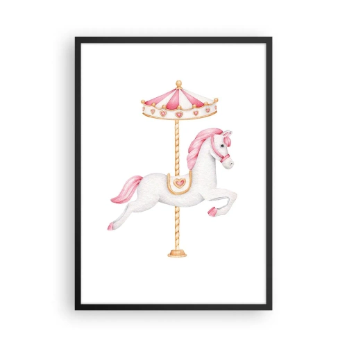 Poster în ramă neagră - Un cal alb fermecător pe un carusel în culori pastelate - 50x70cm - A pornit la cursă - Decorațiune modernă pentru perete pentru living și dormitor ARTTOR
