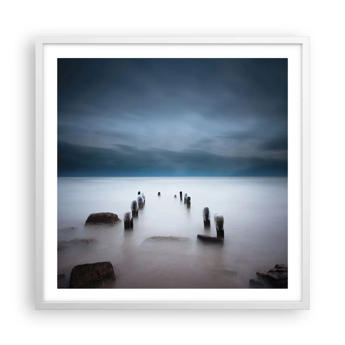 Poster în ramă albă - Un lac în ceața calmă - 60x60 cm