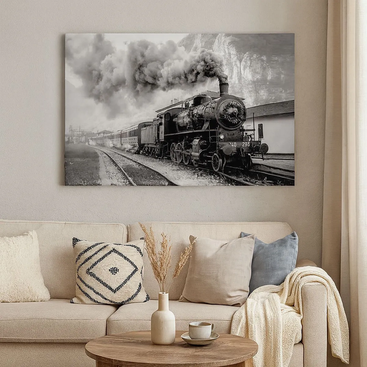 Tablou pe pânză Canvas - O locomotivă cu aburi alb-negru pe fundalul unui peisaj montan - 70x50cm - La gară... - Decorațiune modernă pentru perete pentru living și dormitor ARTTOR
