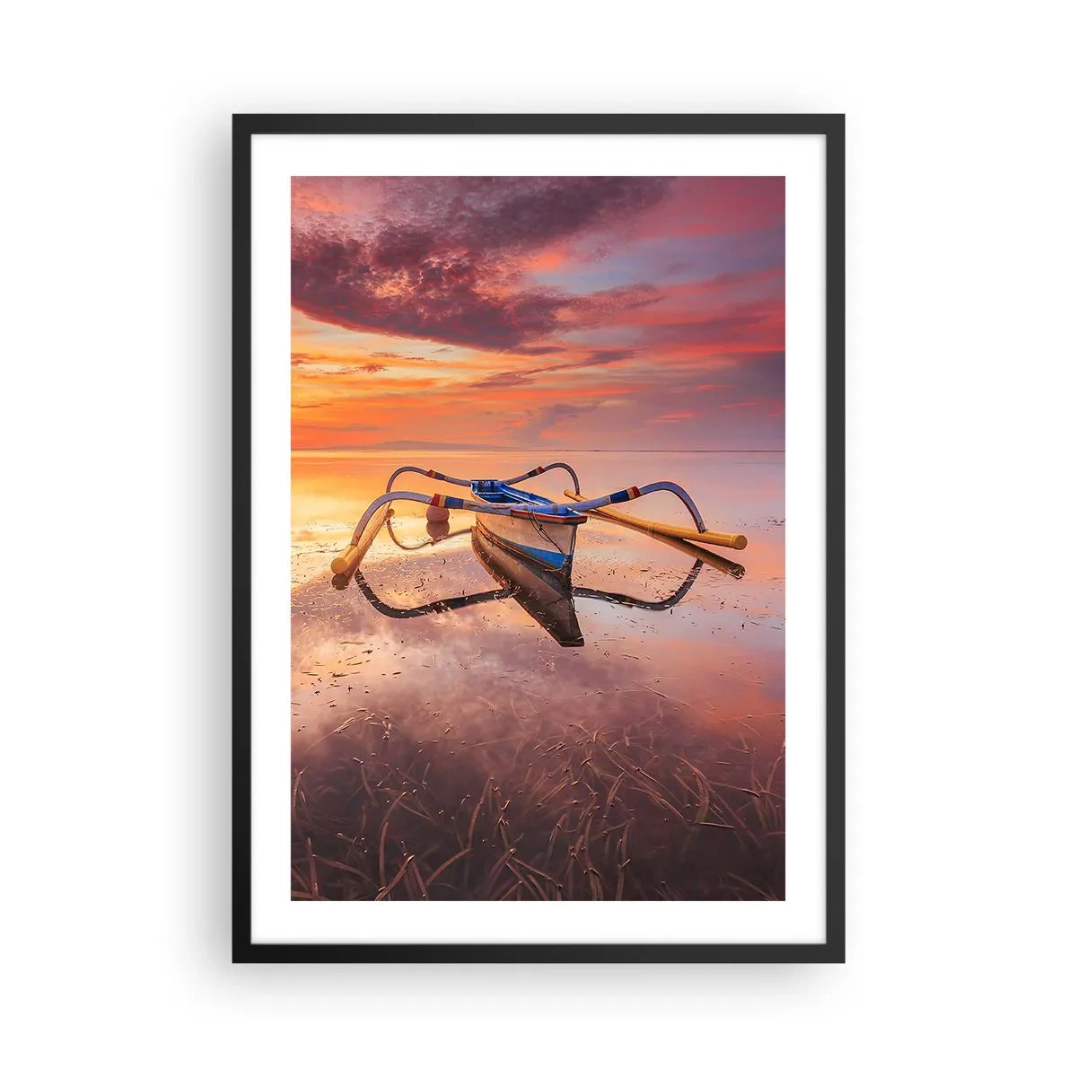 Poster în ramă neagră - O barcă pe apă în timpul unui apus pitoresc - 50x70cm - Liniștea unei seri tropicale - Decorațiune modernă pentru perete pentru living și dormitor ARTTOR