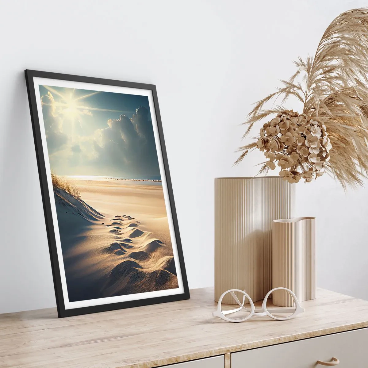 Poster în ramă neagră - Dune aurii pe plajă la apus - 50x70cm - Peisaj liniștitor - Decorațiune modernă pentru perete pentru living și dormitor ARTTOR