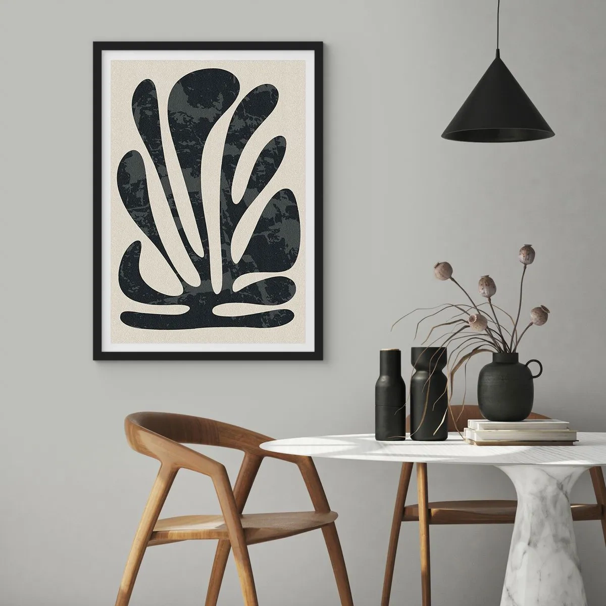 Poster în ramă neagră - Formă plantă neagră abstractă pe fundal bej - 50x70cm - Abstracție cu mai multe degete - Decorațiune modernă pentru perete pentru living și dormitor ARTTOR