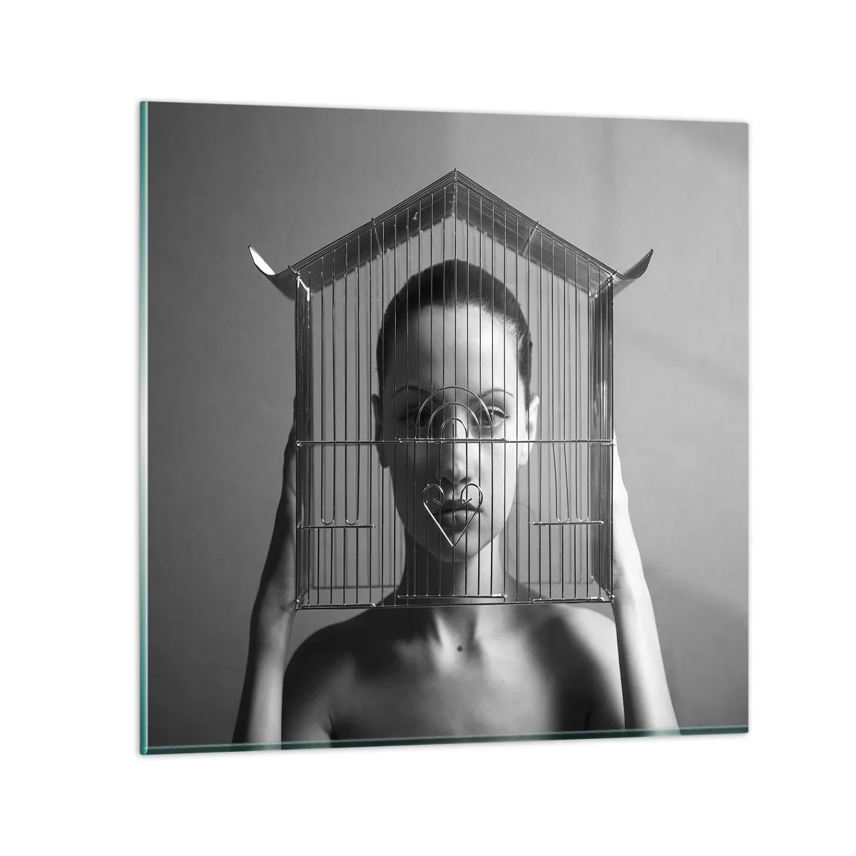 Tablou pe sticlă - Un portret oarecum suprarealist - 30x30 cm