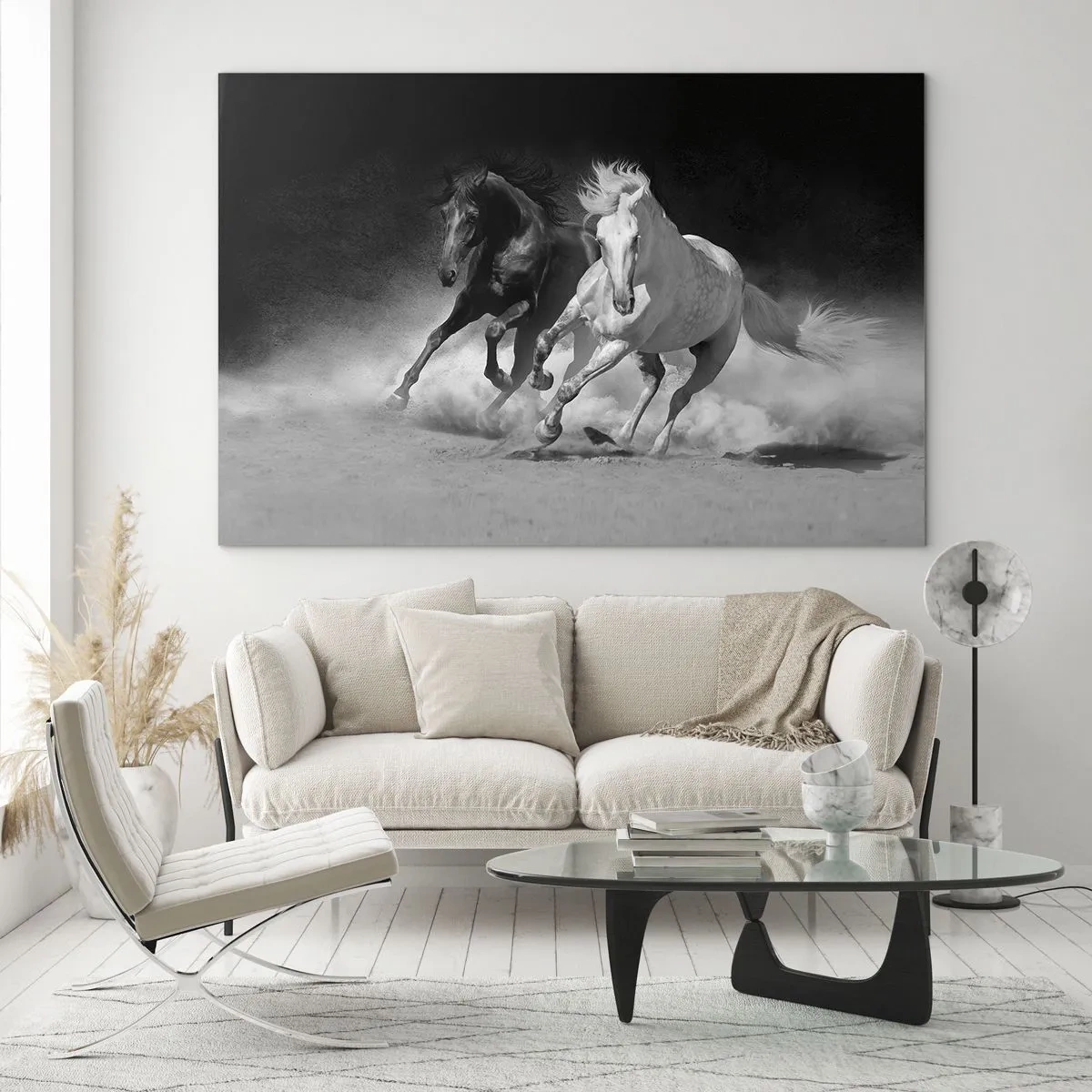 Tablou pe sticlă - Cai alergând în alb și negru - 70x50cm - Galopul libertății - Decorațiune modernă pentru perete pentru living și dormitor ARTTOR