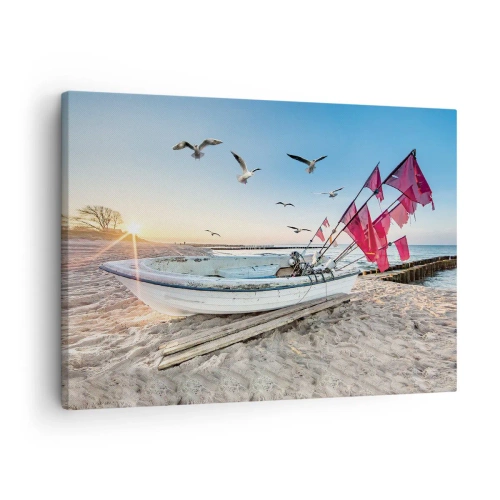 Tablou pe pânză Canvas - O barcă pe plajă în zori cu pescăruși și steaguri roșii - 70x50cm - O odihnă binemeritată - Decorațiune modernă pentru perete pentru living și dormitor ARTTOR