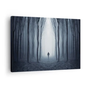 Tablou pe pânză Canvas - O figură mergând printre copaci într-o pădure învăluită în ceață - 70x50cm - Și totul este simplu și clar - Decorațiune modernă pentru perete pentru living și dormitor ARTTOR