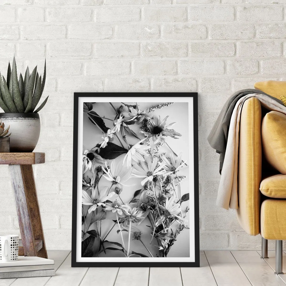 Poster în ramă neagră - Flori albe și negre aranjate într-un aranjament artistic - 50x70cm - Un altfel de buchet - Decorațiune modernă pentru perete pentru living și dormitor ARTTOR