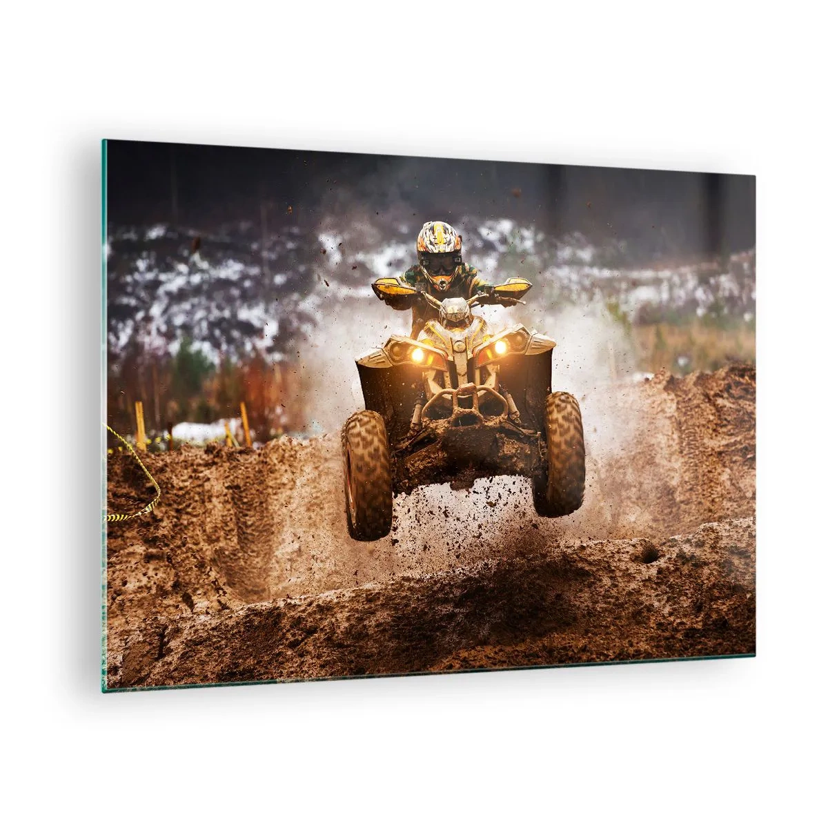 Tablou pe sticlă - ATV în acțiune pe teren noroios într-un cadru dinamic - 70x50cm - No risk no fun - Decorațiune modernă pentru perete pentru living și dormitor ARTTOR