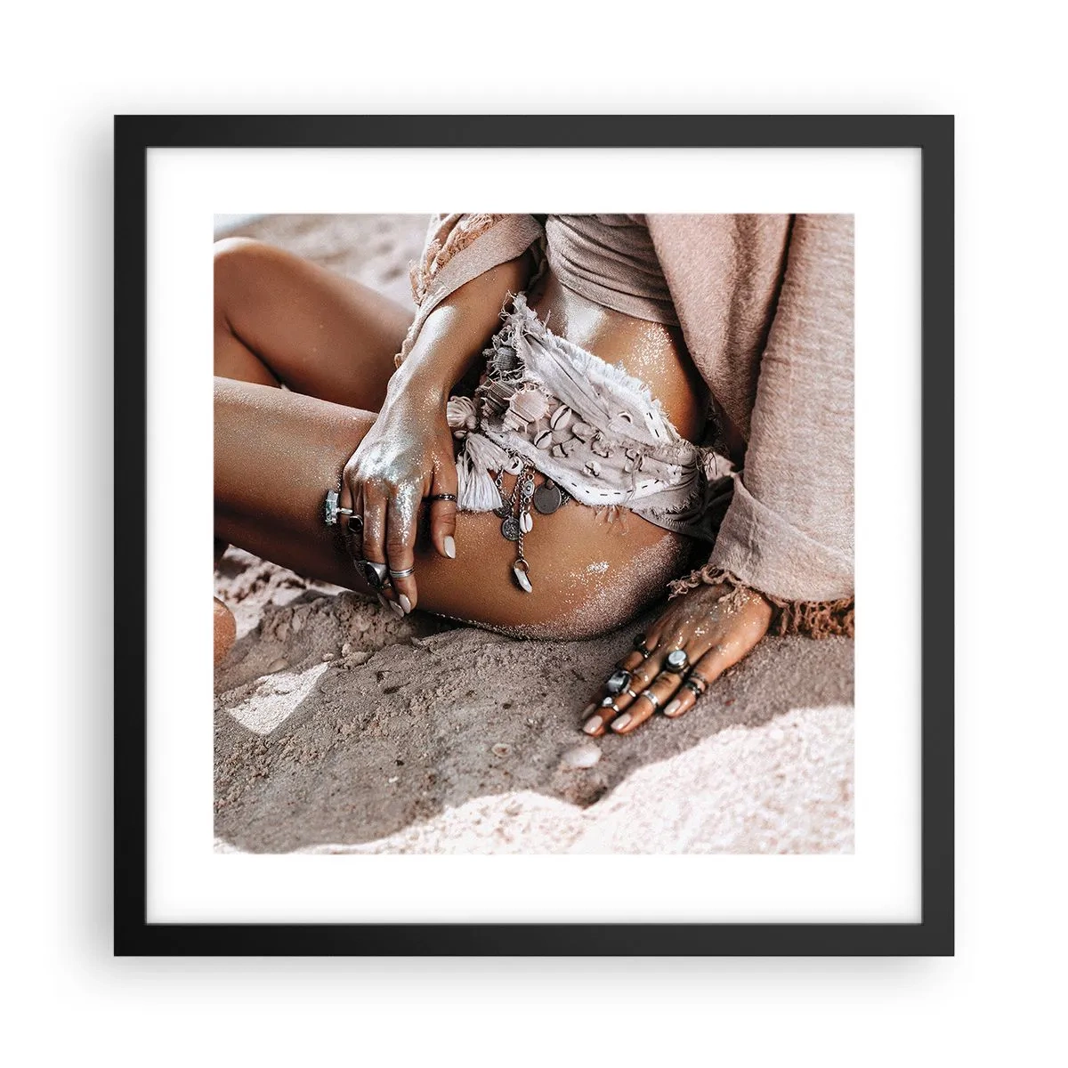 Poster în ramă neagră - Aruncată de valuri? - 40x40 cm