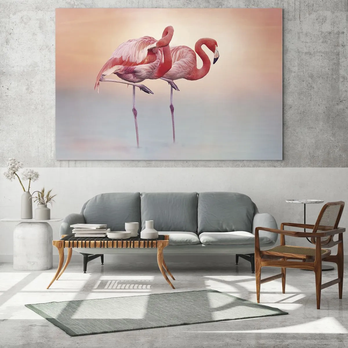 Tablou pe sticlă - Doi flamingi stând în apă cu un fundal pastelat de apus de soare - 70x50cm - În culoarea soarelui care apune - Decorațiune modernă pentru perete pentru living și dormitor ARTTOR