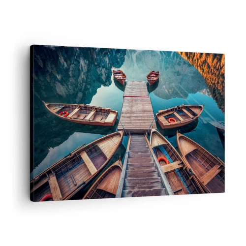 Tablou pe pânză Canvas - Bărci de lemn la un dig pe un lac de munte - 70x50cm - Așteptând în port - Decorațiune modernă pentru perete pentru living și dormitor ARTTOR
