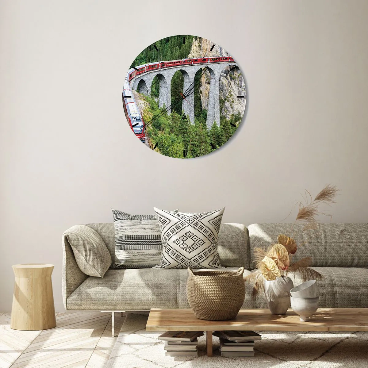 Ceas de perete - Ceas pe sticlă - Un tren roșu pe un viaduct printre pădurile de munte - 30x30cm - Cu trenul prin munți - Decorațiune modernă pentru perete pentru living, bucătărie și dormitor ARTTOR